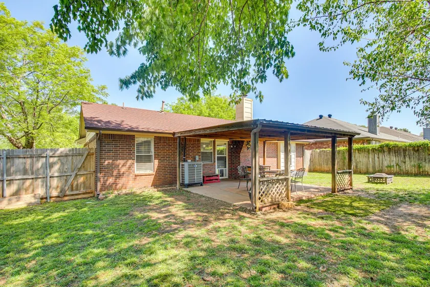 2 Mi to OU: Family-friendly Retreat w/ Patio! - Image 1