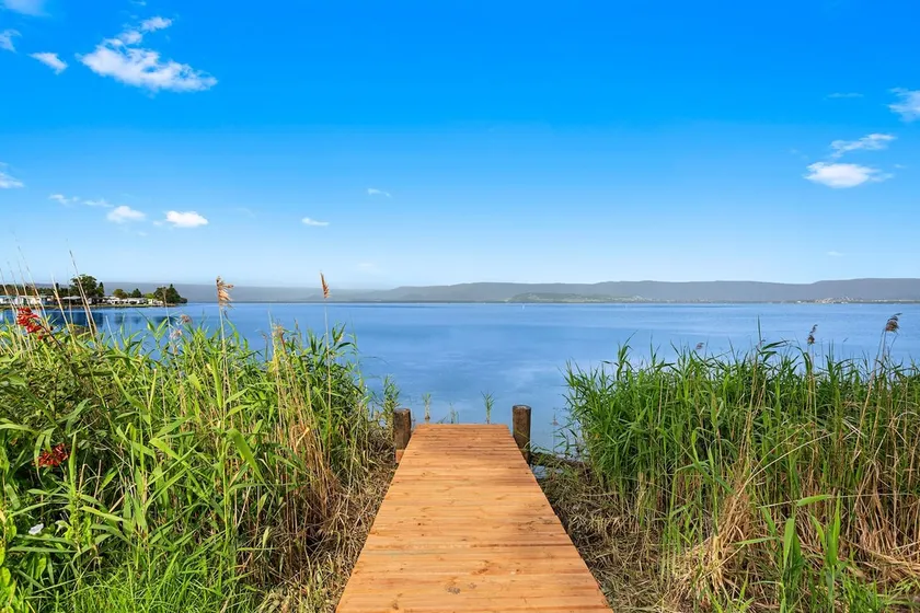 Cudgeree Bay Lake House - Image 1