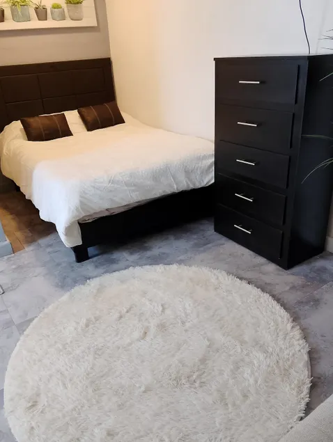 “University Loft” – check-in – mini-split air conditioning - Image 1