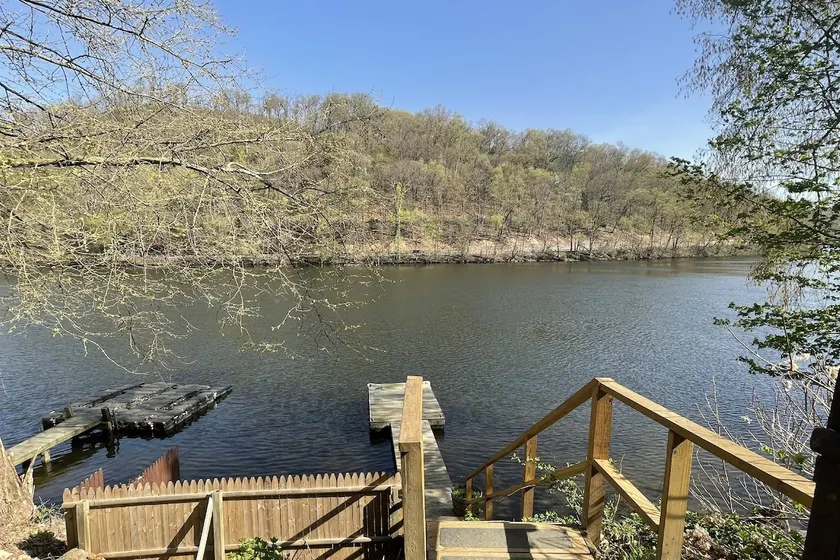 Magical Lakeside – Lake Zoar Views & Private - Image 1