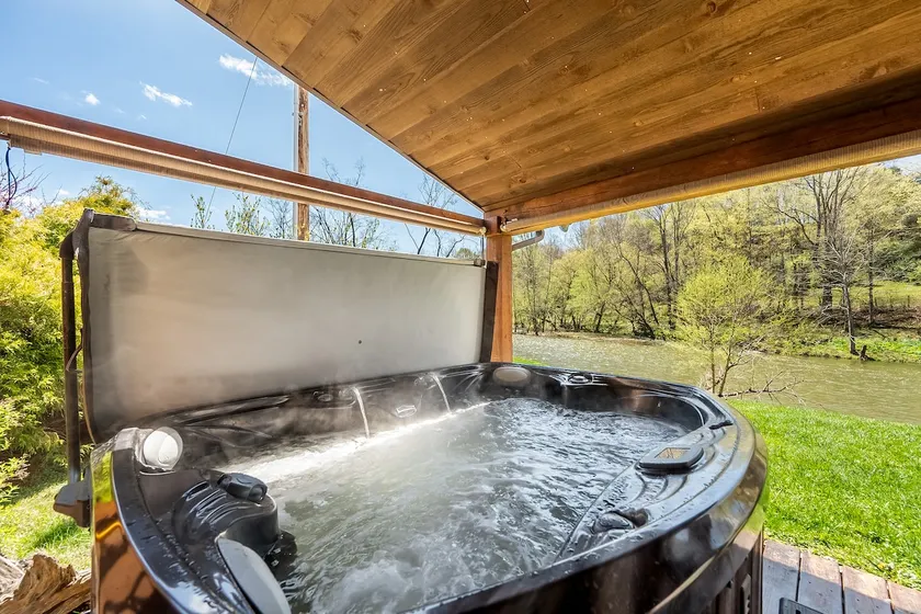 Riverside Cottage w/Hot Tub near Trails&Vineyard - Image 1