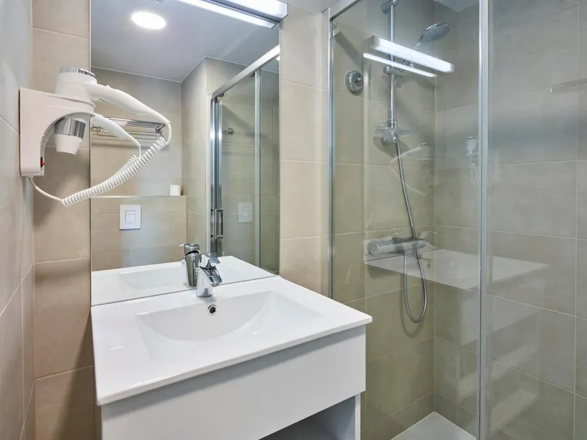 New Apartment with Pool & Wellness - Image 1