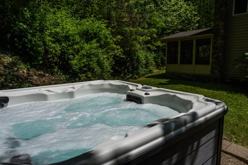 Private Lake Retreat w/ Hot Tub & Fishing - Image 1