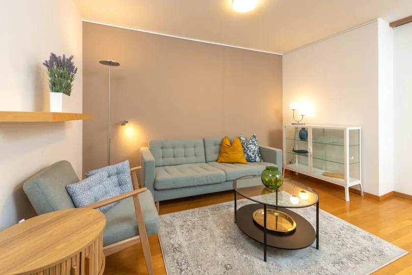 Cozy Central Duplex, Garden & Family Comfort - Image 1