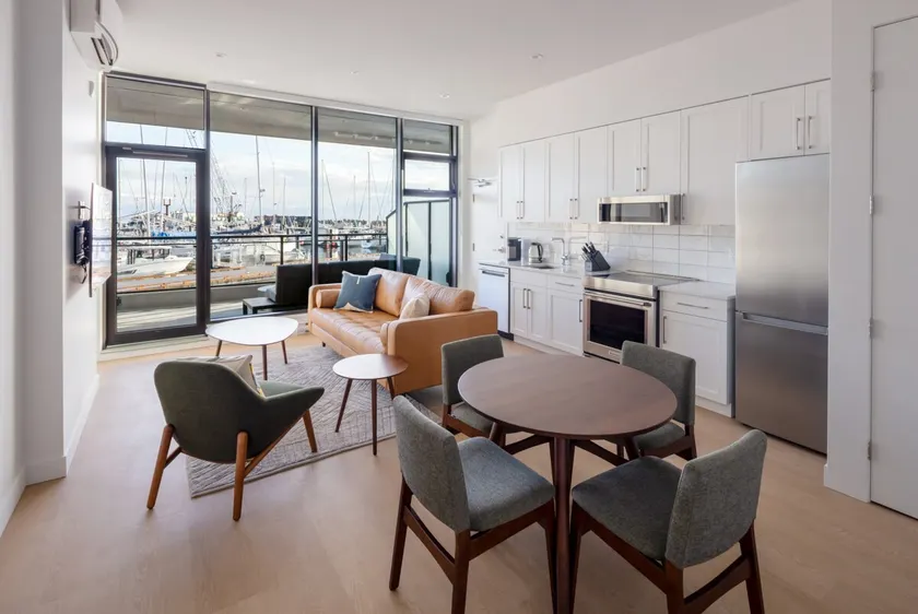 Suite 103 – One-Bedroom Oceanview King Suite - Image 1