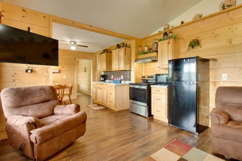 Cabin Getaway in Mountain View w/ Porch + Grill - Image 1
