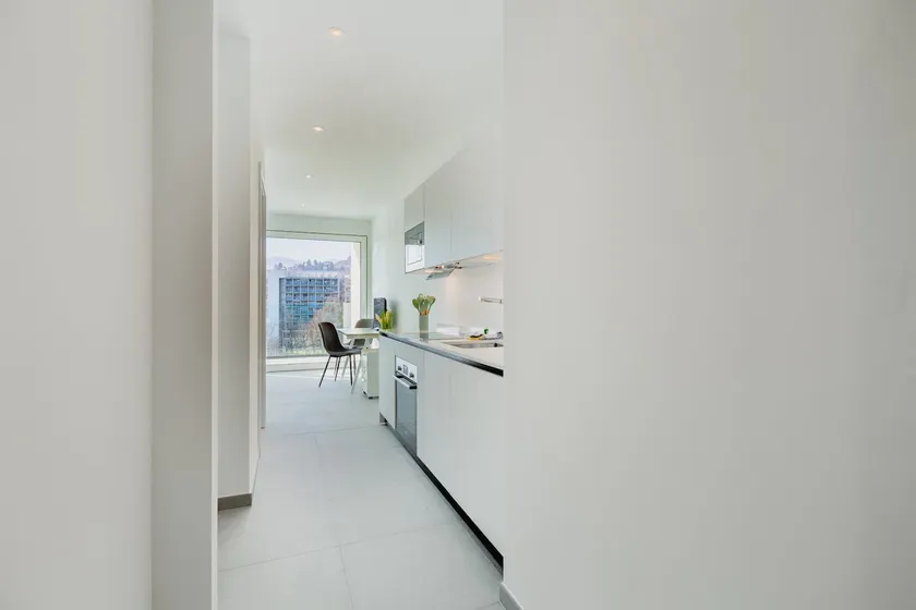 {Suite 402} Business Room, Gym, Modern, Relax - Image 1