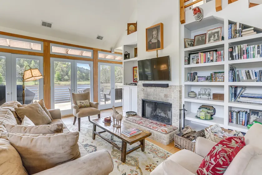 2 Docks + Paddleboard: Lakefront Alabama Retreat! - Image 1
