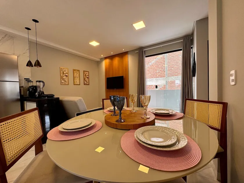 Apartment 102 - Image 1