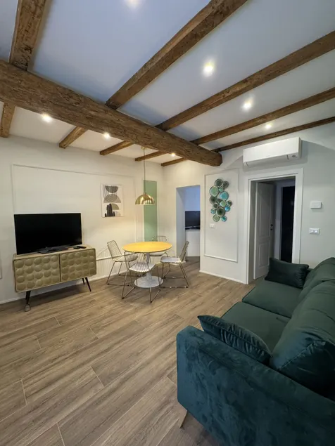 HouSmart Emilia 15 - Image 1