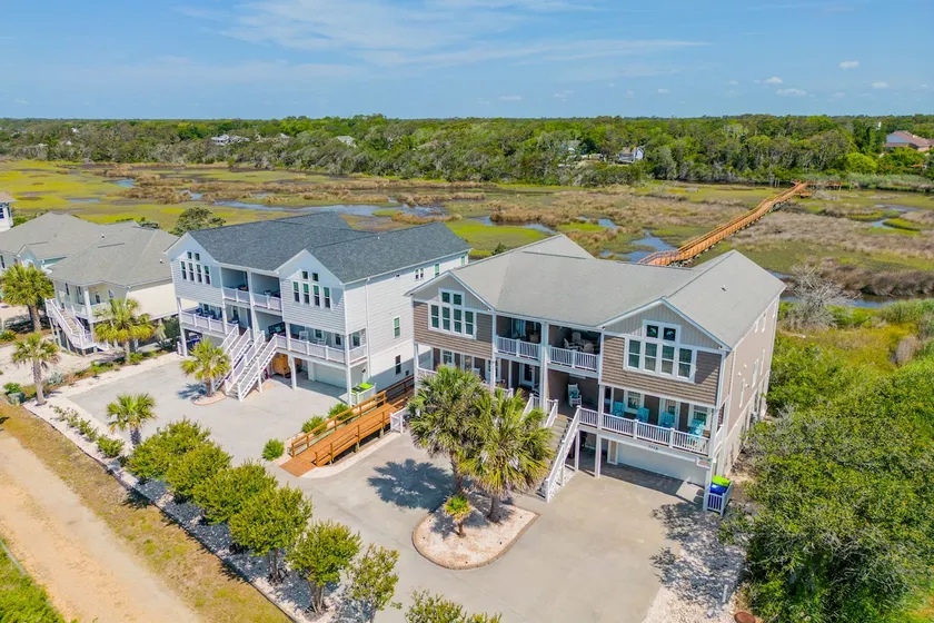 Walk to Beach: Oak Island Retreat w/ 210-yard Dock - Image 1