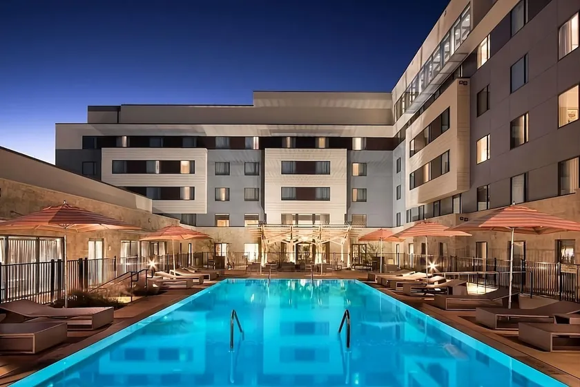 Hill View Unit | Walk to Dining + Gym Access! - Image 1