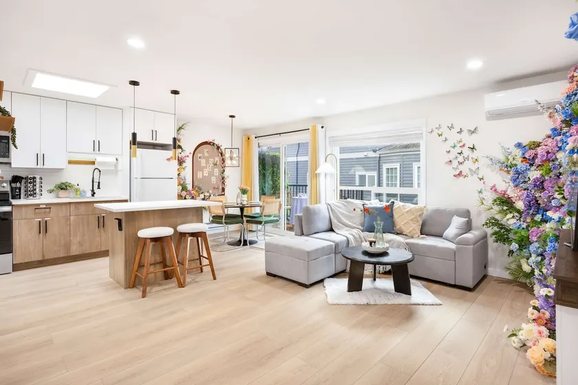 Secret Garden Bloom - 665sf 1BR Queen Anne Condo - Image 1