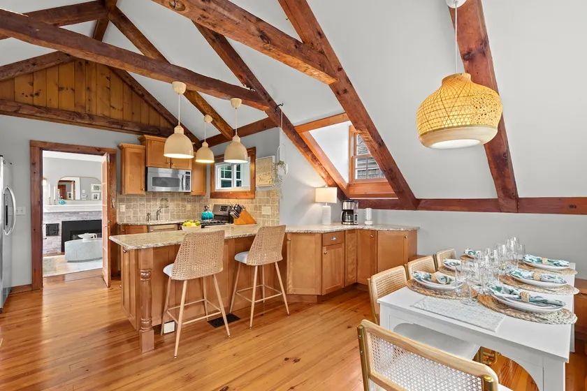 Charming Coastal Getaway in the Heart of Sandwich - Image 1