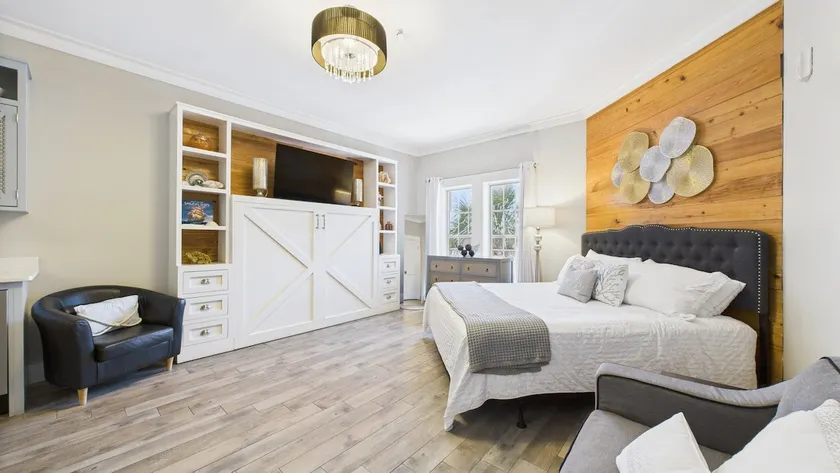 Shell Yeah 209- Overlooks Pavilion-Sleeps 4 - Image 1