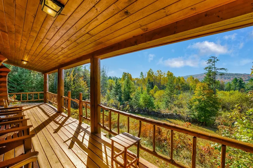 Mountain View Log Cabin in the White Mountains - Image 1