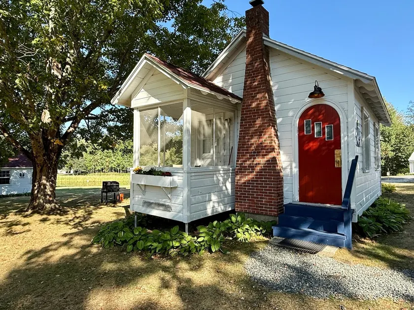 Cottage #6 at Eden Village Bar Harbor (Sleeps 6) - Image 1