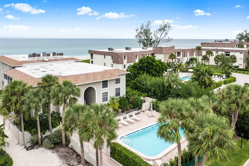 Luxury Beachfront Retreat on Longboat Key - Image 1