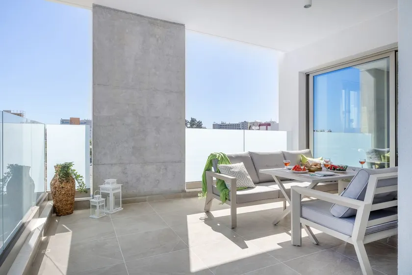 301 Mulberry Tree- Contemporary with Large Terrace - Image 1