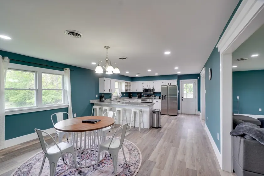 Walk to Stores: Home in Historic Shepherdstown! - Image 1