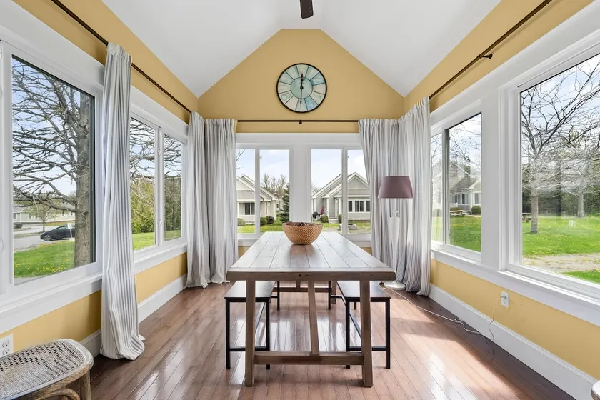 The Cattail - 26 Meadowview - Image 1