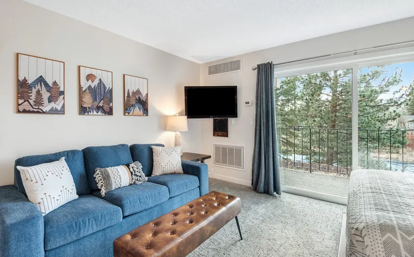 Riverfront Luxury In Downtown Bend. Pool/Hot Tub. - Image 1