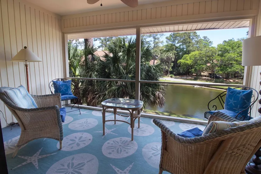 Coastal retreat with nature views - Image 1