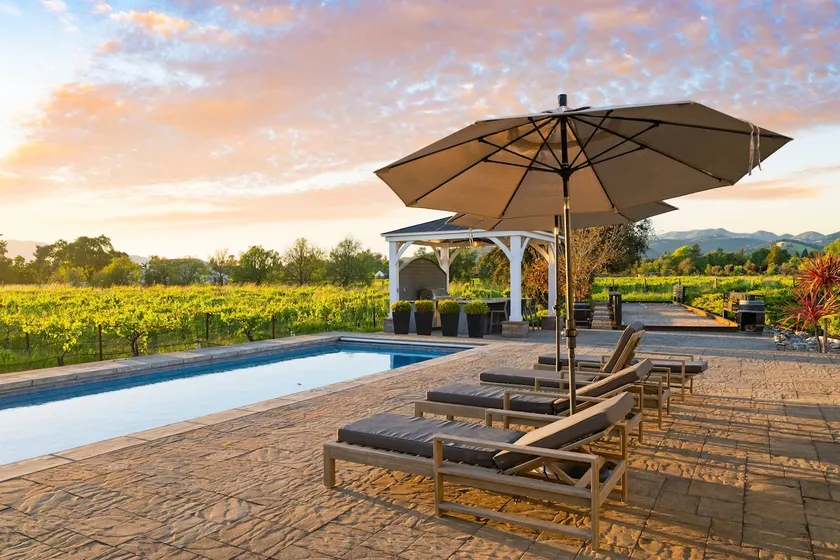 Steps to Top Wineries | Pool, Bocce Ball, Hot Tub - Image 1