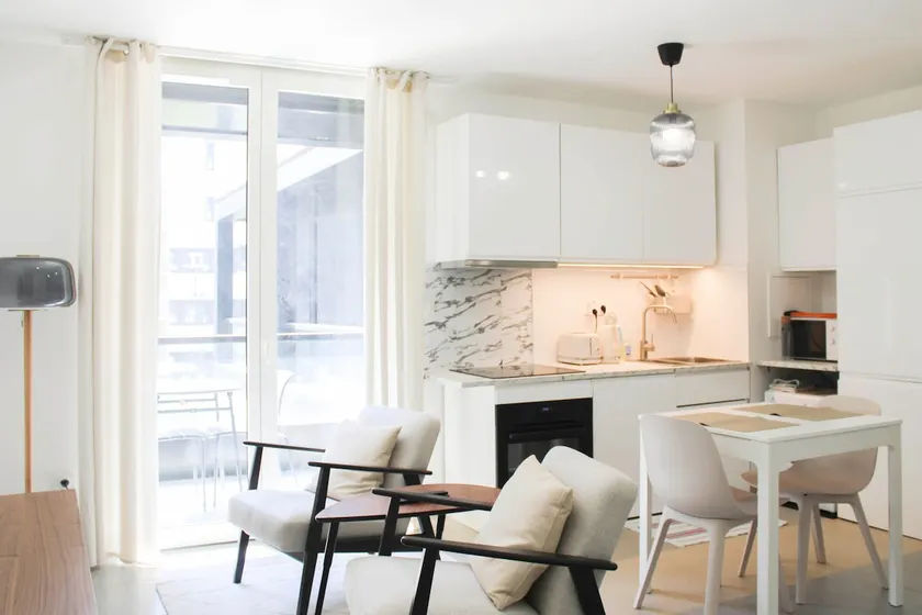 Bright apartment in Asnières-sur-Seine - Image 1