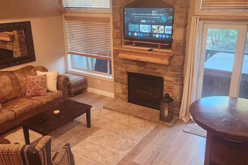 Condo Near Snowbasin, 2/2 - Image 1