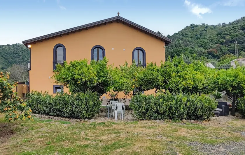 Lovely home in Motta Camastra with WiFi - Image 1