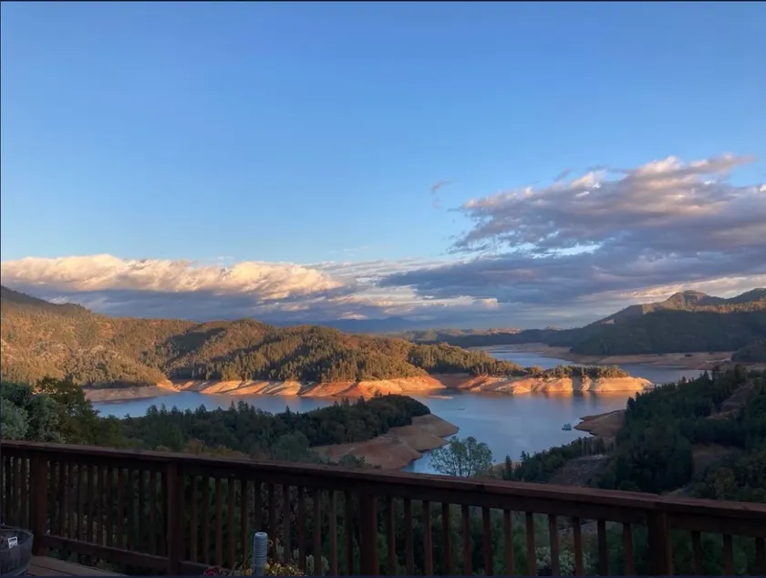Beautiful Home Above Lake Shasta - Image 1