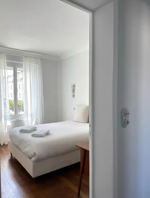 Beautiful bright apartment, Place du Marché - Image 1