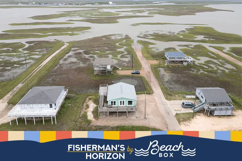 Beach Cottage Steps from Great Fishing Spots - Image 1