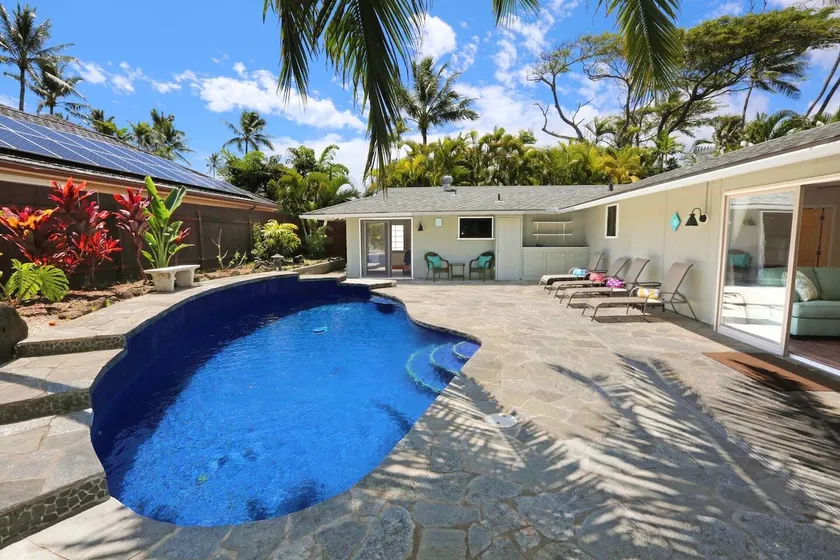 Dieses Haus hat alles - Lage, Pool, Saniert, wenige Schritte vom Kailua Strand - Image 1