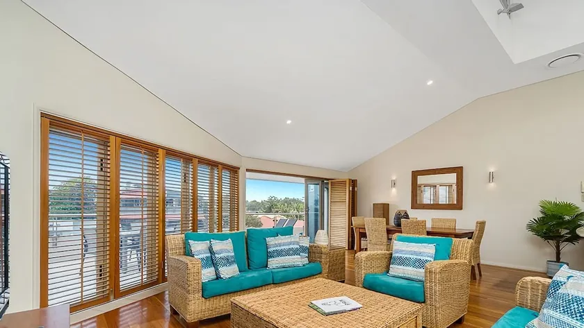 Pipis Apartment 2 2 2 Fletcher - Image 1