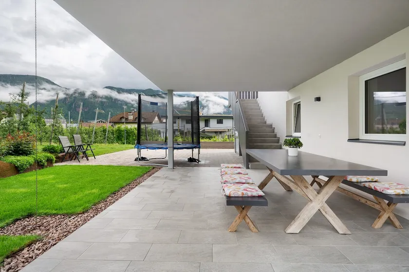 Chambre privée avec internet haut débit, jardin et terrasse | Vue montagne - Image 1