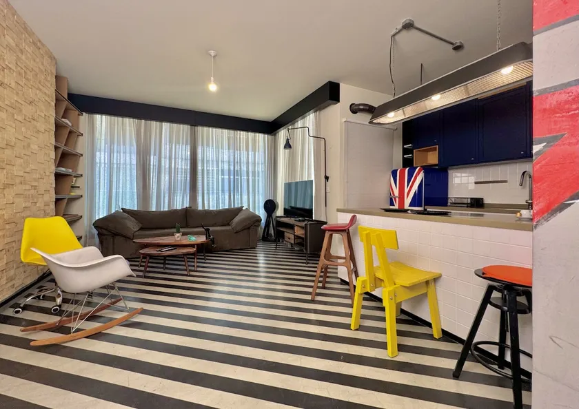Vintage 2-BR Apt in Ashrafieh W 24 Power - Image 1