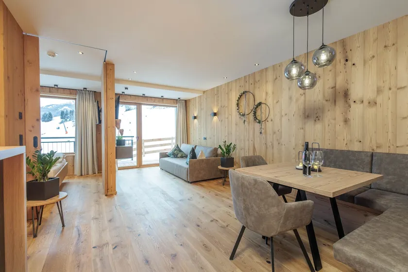 Mountain Suite Nr°202 - Image 1
