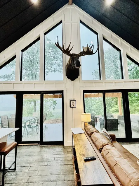 Moose Lodge-A private Riverfront Escape - Image 1