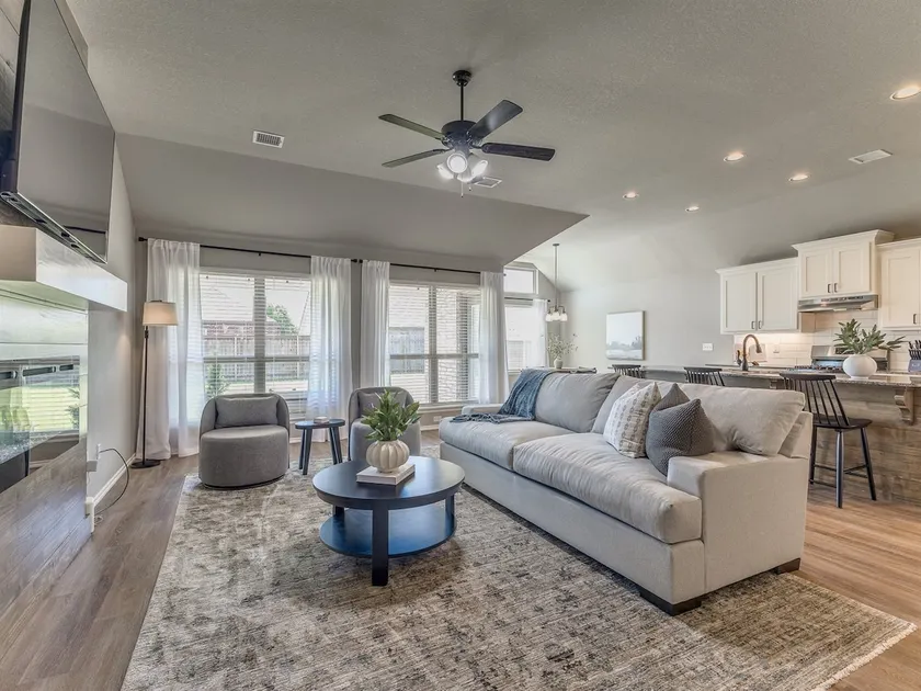 6017 Cozy Corner - Great Location! - Image 1
