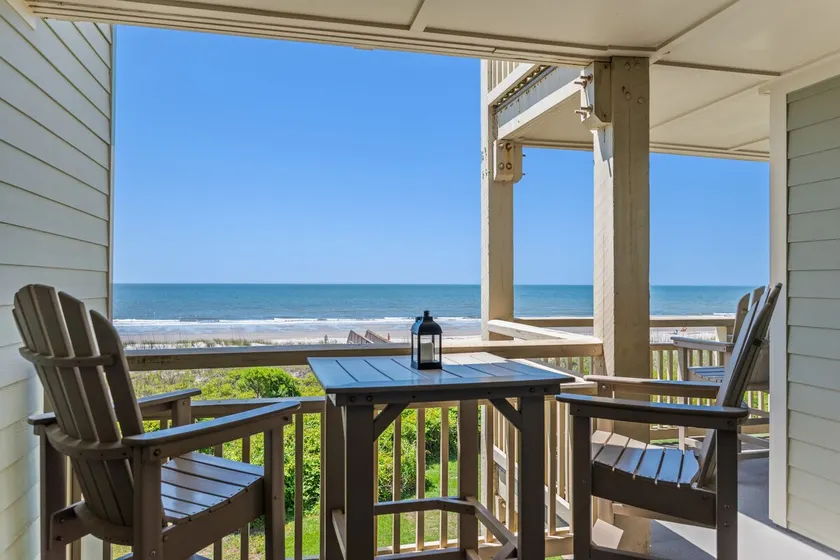 Annies Beach-A-Licious by Oak Island Accommodations - Image 1