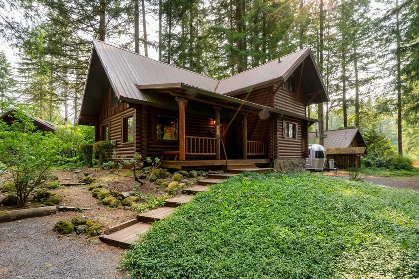 Log Cabin Compound | 6BR/5.5BA | 2 Hot Tubs - Image 1