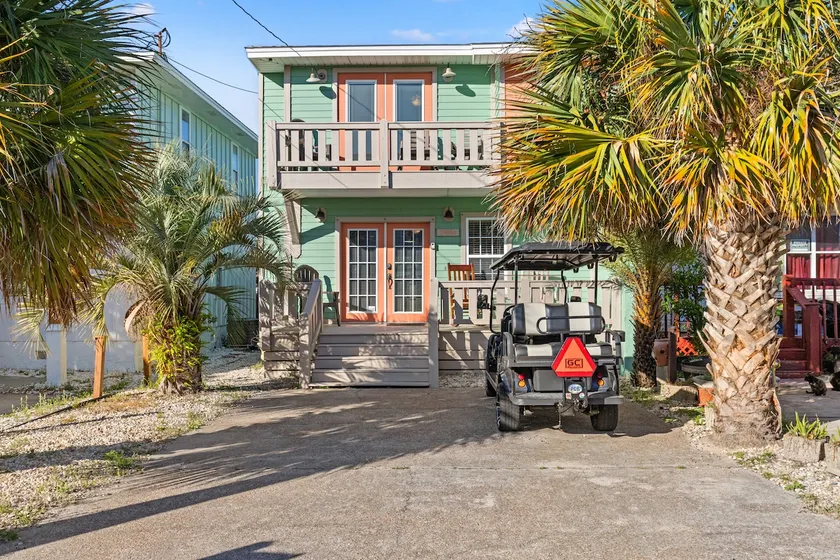 Just Beachy – 2BR Dog-Friendly Townhouse Near Beaches & Attractions! - Image 1
