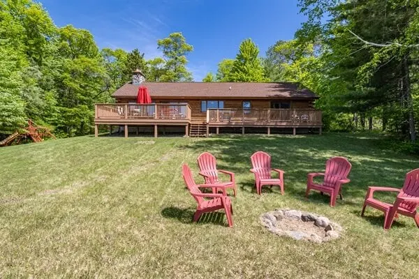 Spacious Lakeside Cabin in Tomahawk - Sleeps 12 - Image 1
