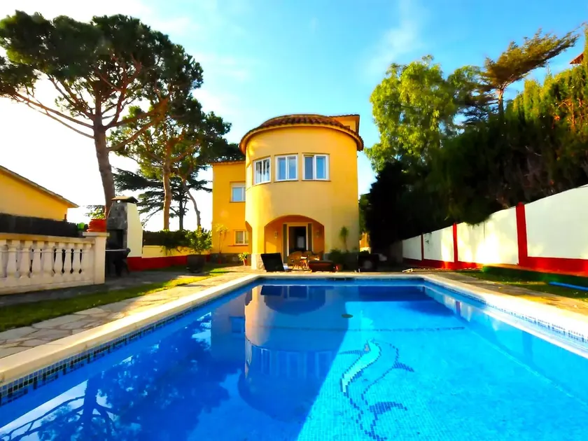 Suitur House Pool and ocean views 20 min from Barcelona - Image 1