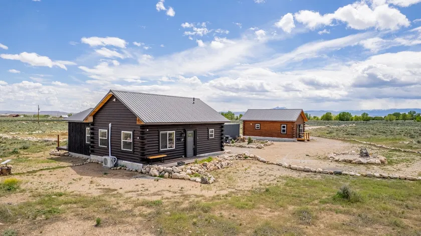 Dark Sky Retreat- 2 Cabin Retreat, Pet Friendly! - Image 1
