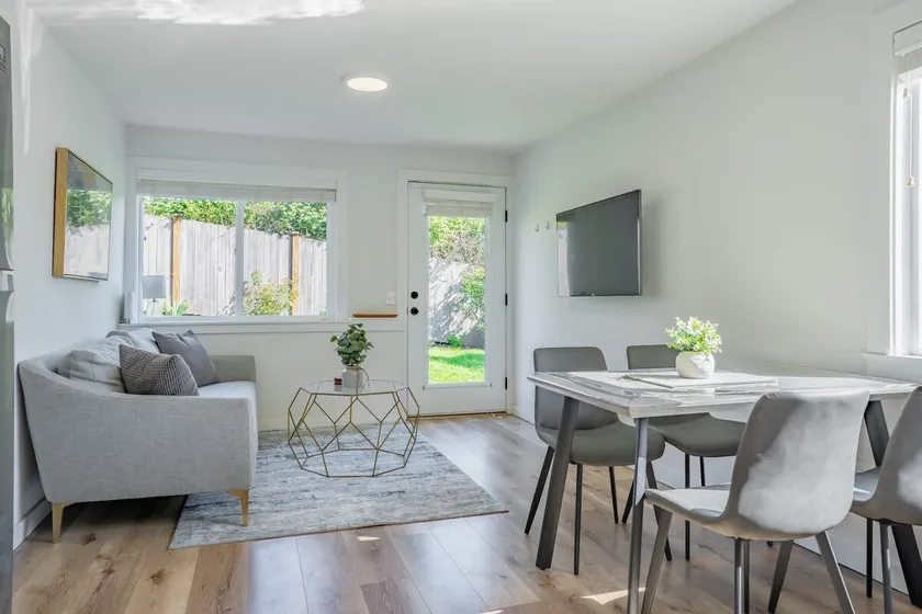Cozy Pet friendly Downstairs Retreat in Seattle - Image 1