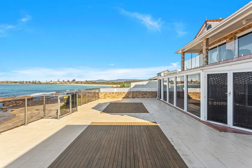 Sea Breeze at Barrack Point - Image 1