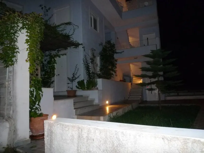 Studio on Agia Efimia seaside - Image 1